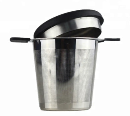 Mesh Strainer with Black Lid